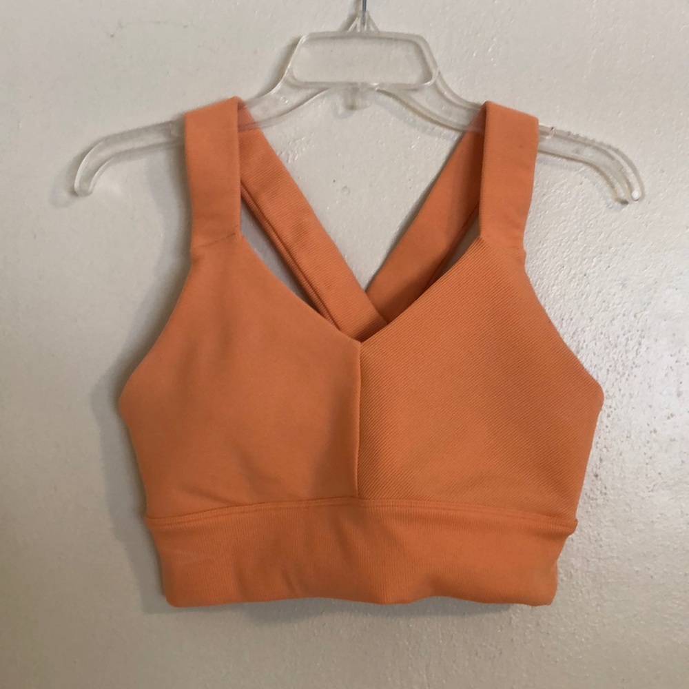 ALO yoga emulate sports bra size large